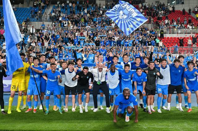 #（体育）（2）足球——中超：南通支云胜浙江XxjpseC007515_20240928_PEPFN0A001 (1).jpg