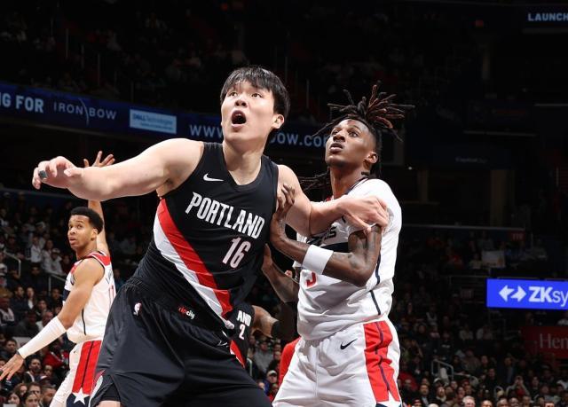 九游体育下载-正负值+11创新高!杨瀚森12分钟砍6+5:该重用他?